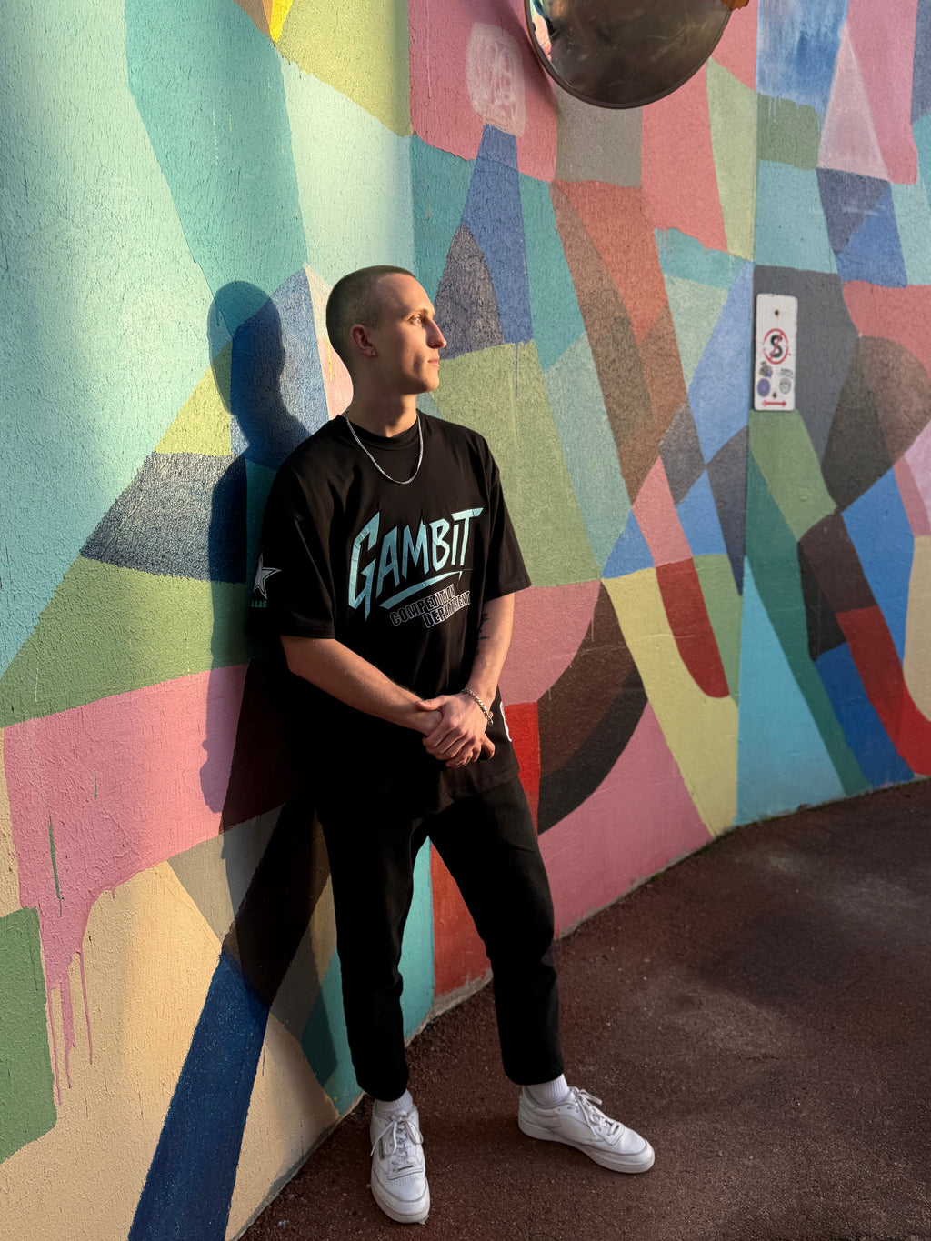 Black oversized Tee- Feeling Mint + comp dept.