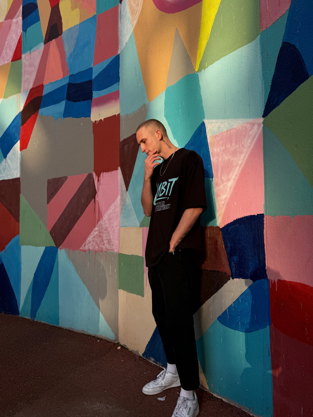 Black oversized Tee- Feeling Mint + comp dept.